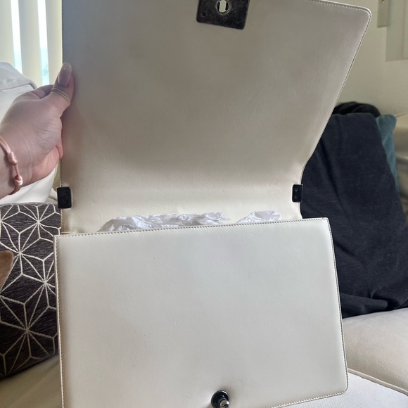 💯 Authentic Chanel Off White Cream XL Le Boy - Picture 5 of 14